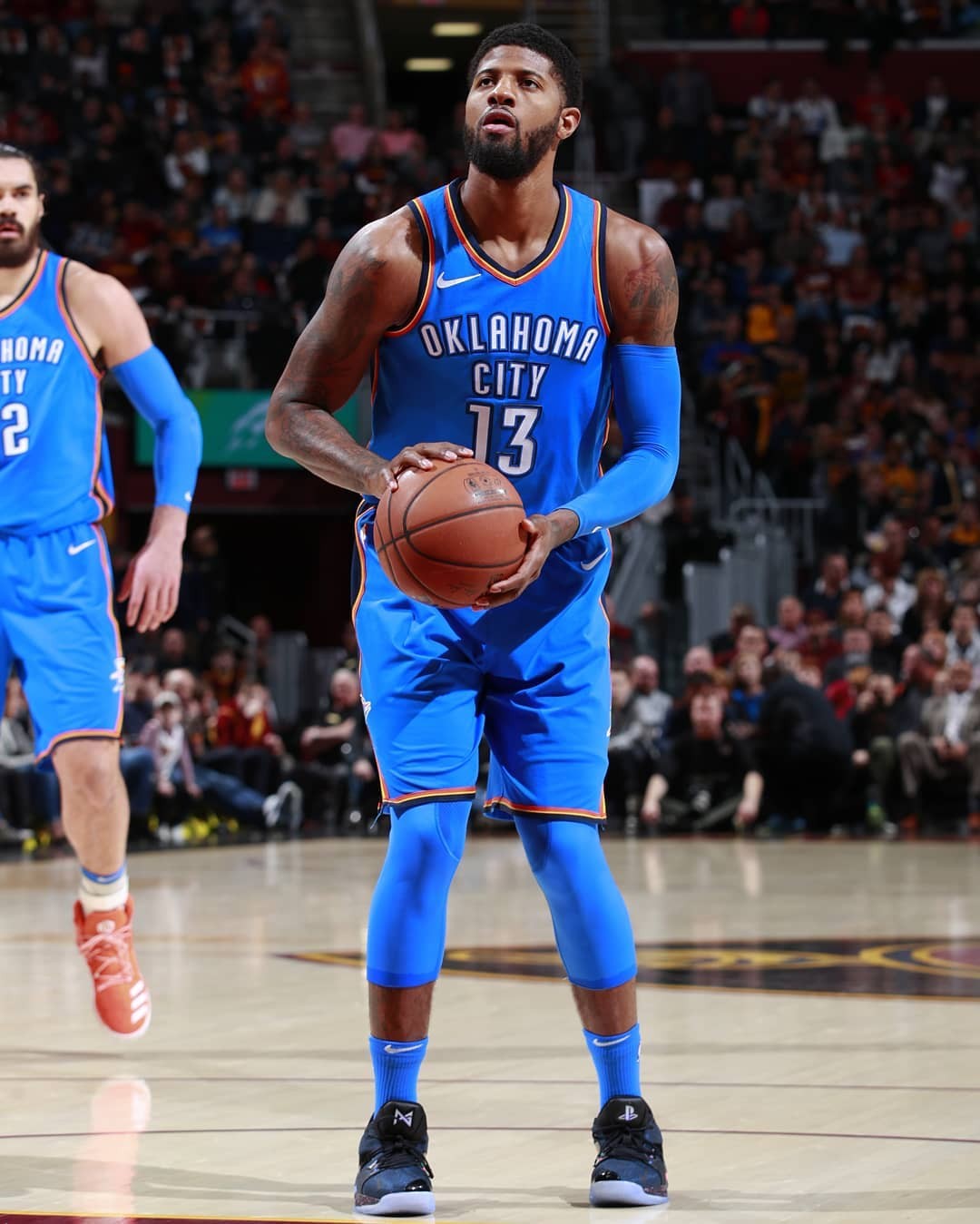 梅西一年造进球74个！三大MVP！快踢满全场还能边线一过四！（梅西年度造74球揽三项MVP，几乎每场打满还上演边线连过四人）