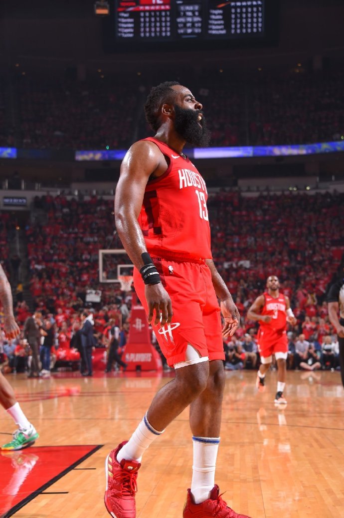 卡佩罗：市场有好中锋英超会出手，然后是西甲最后才轮到意甲（卡佩罗：好中锋一现身，英超率先出手，西甲其次，意甲殿后）