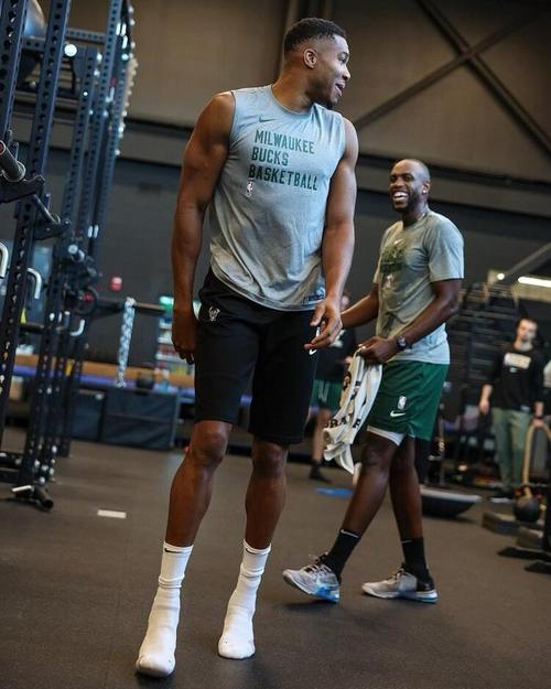 自瓜帅上任以来，曼城是唯一欧冠客场多次击败皇马的球队（瓜帅治下，曼城成欧冠客场多次击败皇马的唯一球队）