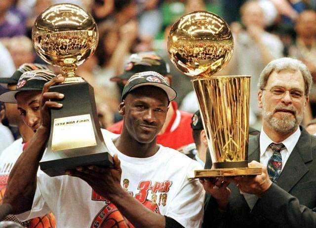 辽宁男篮王哲林末节关键表现出色（辽宁男篮王哲林末节关键时刻闪耀）