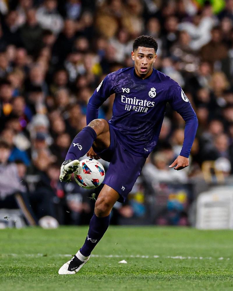 格纳布里：续约正在进行且情况很好；我现在状态良好精力充沛（格纳布里：续约进展顺利，我状态正佳且精力十足）